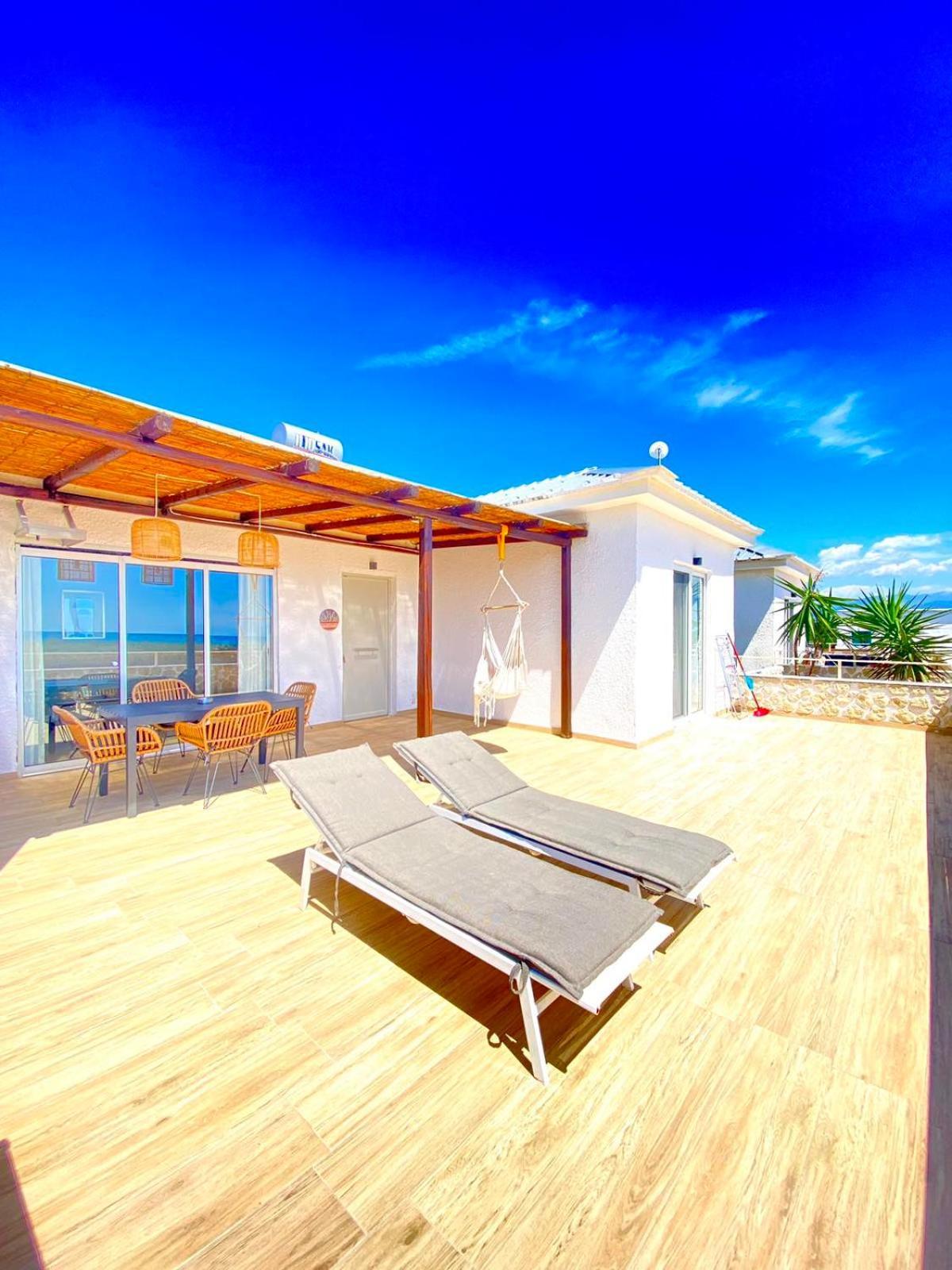 Boho Natural Beachfront Detached House Analipsis  Bagian luar foto