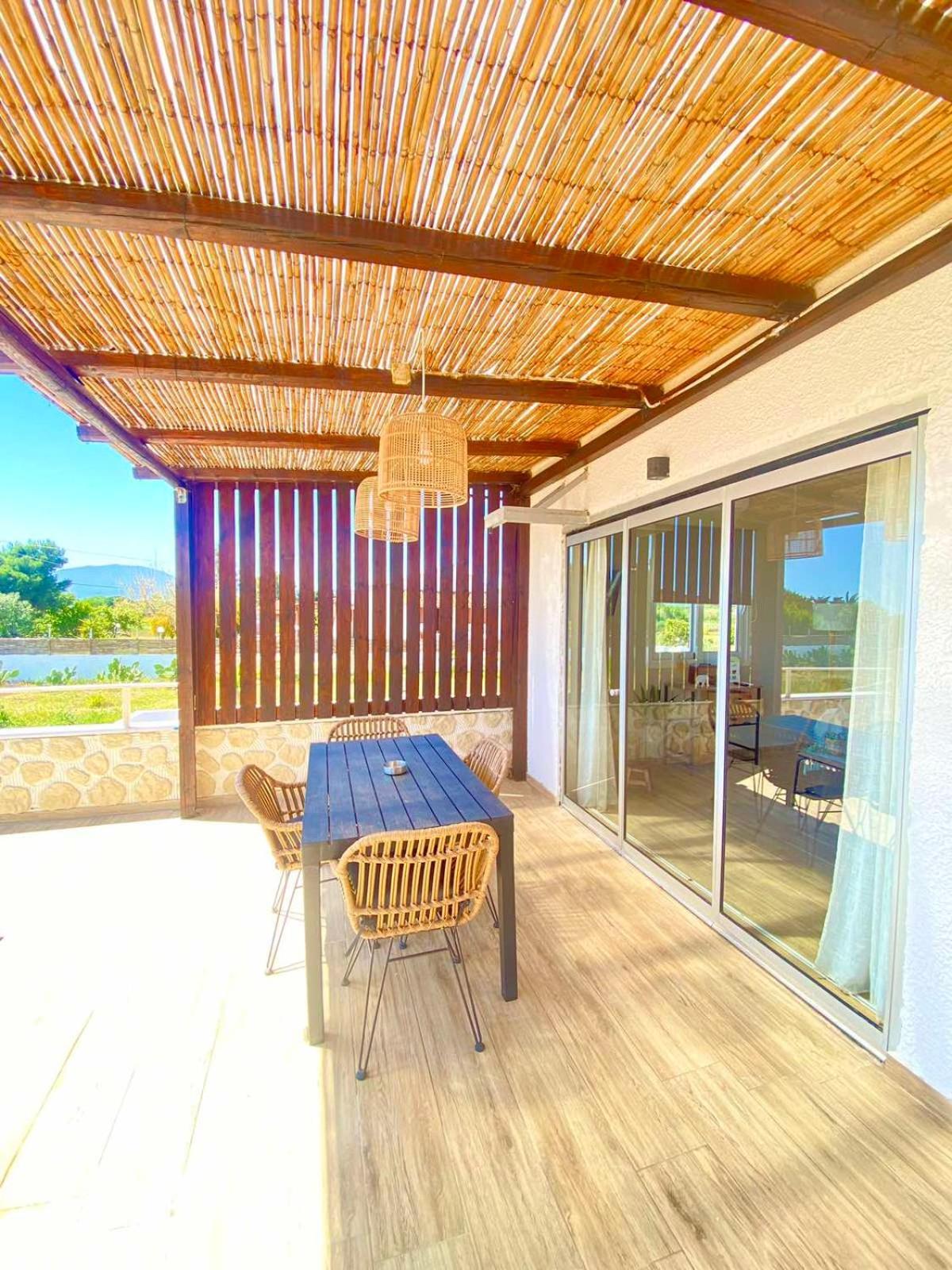 Boho Natural Beachfront Detached House Analipsis  Bagian luar foto
